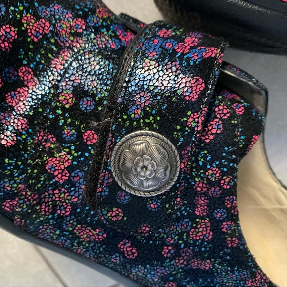 ALEGRIA Floral Slip On Clogs - Classic - Picture 4 of 15